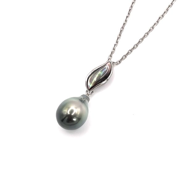 Collier Goutte ondulé en argent 925/000 rhodié avec de la nacre de Tahiti et une Perle de Tahiti